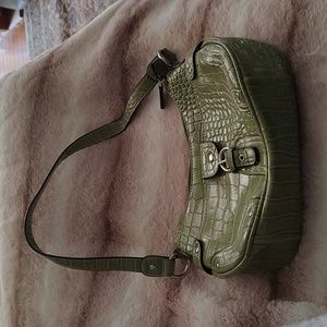 Green croc-embossed faux leather shoulder bag